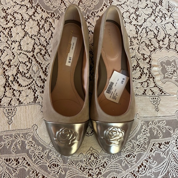 Taryn Rose Shoes - NWT taryn rose beige flats size 8